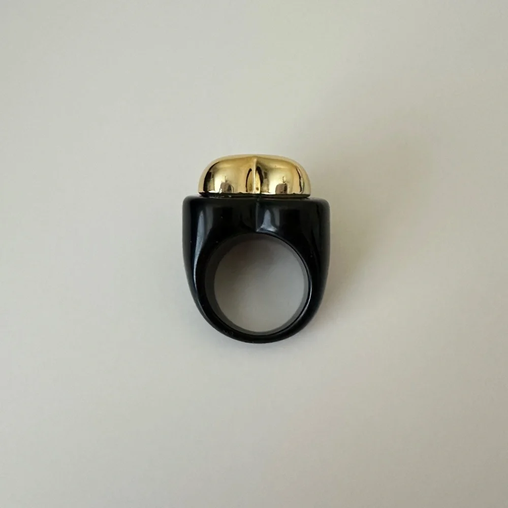Primark Chunky Resin Heart Ring Black Gold Tone Size 6